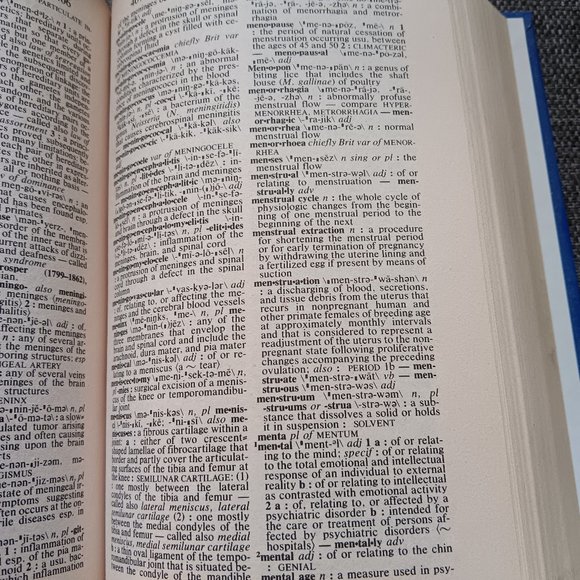 Webster's New Explorer Medical Dictionary - Picture 5 of 9